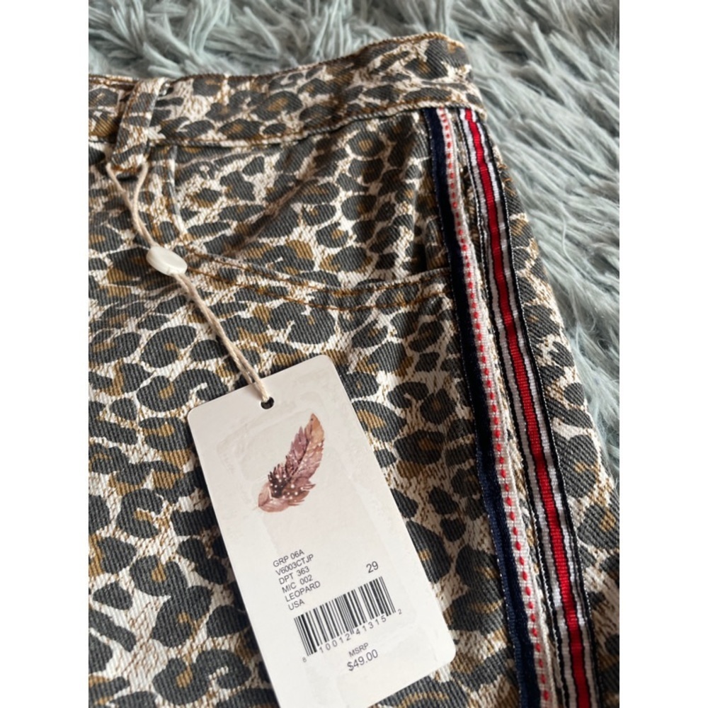 Leopard Print High Rise Shorts - Picture 7 of 8